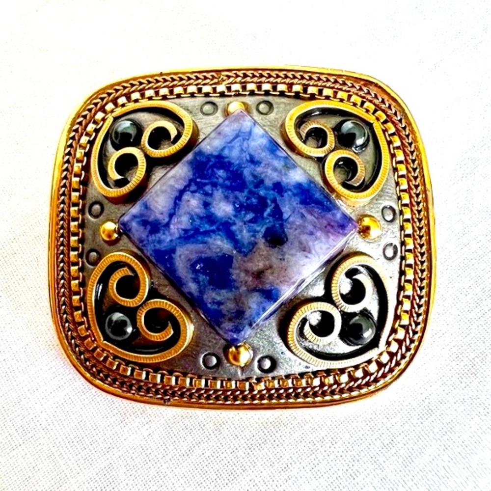 MICHAL GOLAN Vintage Brooch / Pendant Sodalite Cabochon Hearts Gold Plated EUC